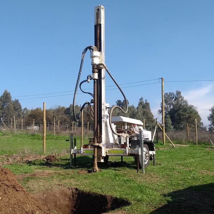 RC120W آلة حفر الآبار المائية الصغيرة مناسبة لحفر المطرقة والحفر الدوار