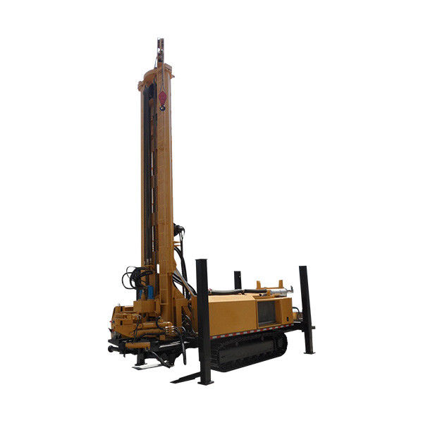 RCF800C 800m حفر الجهاز Cummins المحرك الحديد الزحف نوع حفر البئر