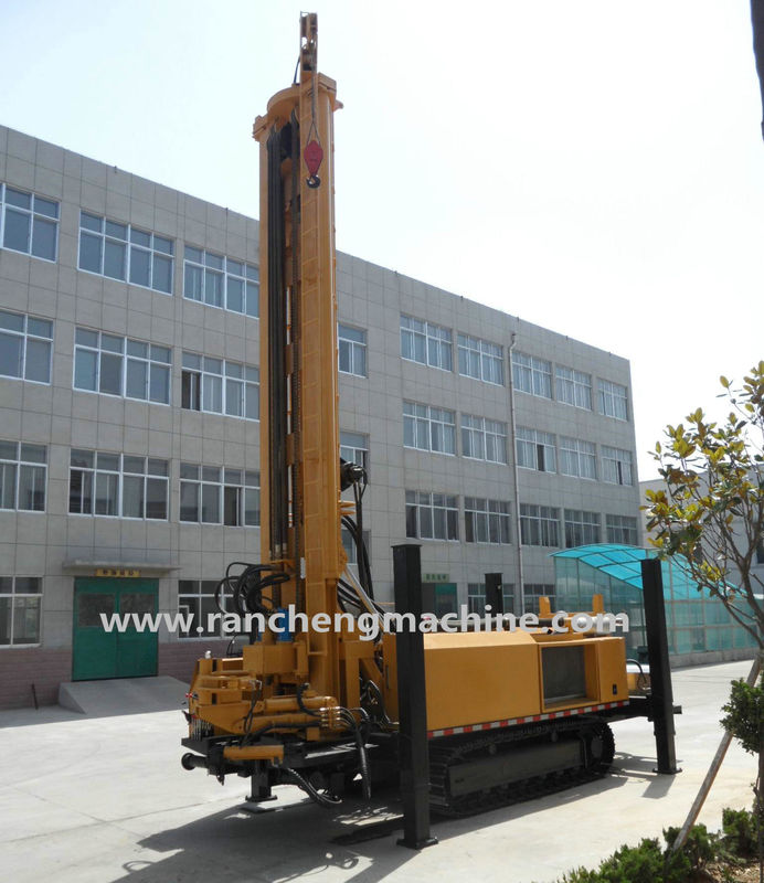 RCF800C 800m حفر الجهاز Cummins المحرك الحديد الزحف نوع حفر البئر