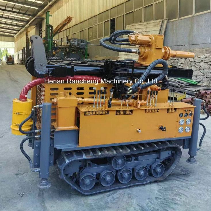 180 متر محرك حفر آبار المياه المضغوطة متعددة الوظائف الزحف المثبت مع 55 كيلوواط Quanchai الديزل