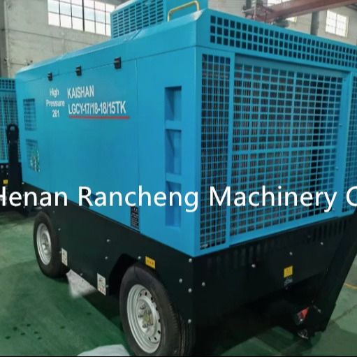 مقطورة بأربع عجلات نوع LGCY17-18-18/15TK ضاغط هواء ضغط عمل 18 بار محرك Cu-mmins بقوة 210 حصان لحفر 150-200 متر